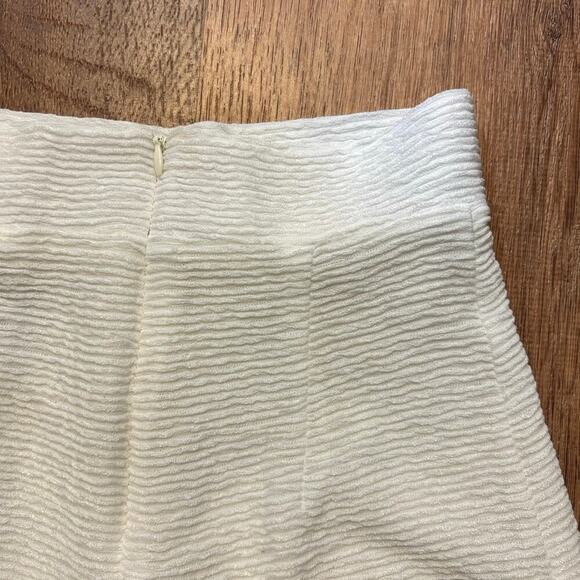 NWT RUMER Rosa Short In White Size XXS - Picture 7 of 7
